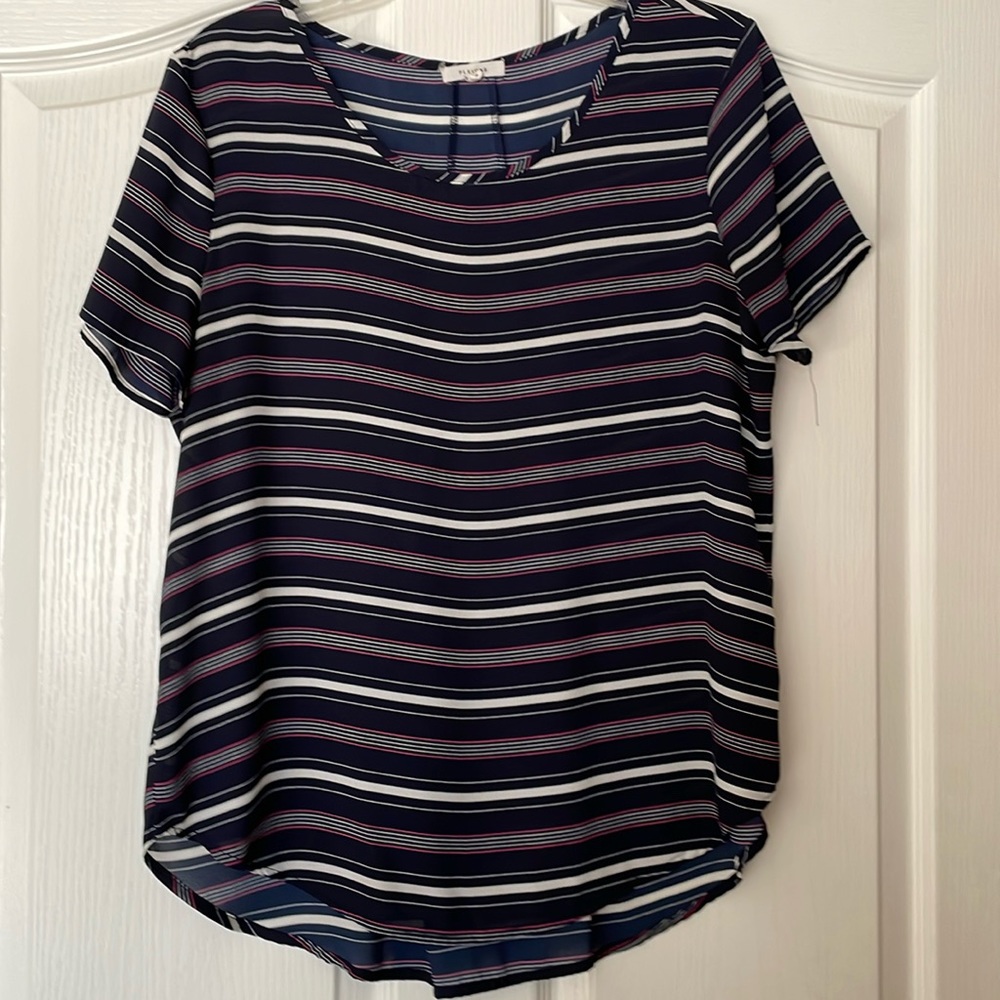 Womens short sleeve top